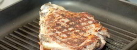 стейк из говядины со сливочным соусом из голубого сыра. Шаг 4