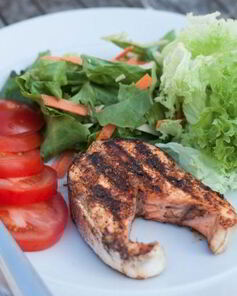 Стейк из лосося на гриле