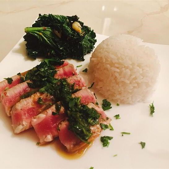 Рецепт стейк из тунца с масляным соусом васаби