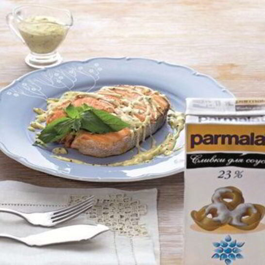 Рецепт стейк лосося на гриле со сливочно-горчичным соусом