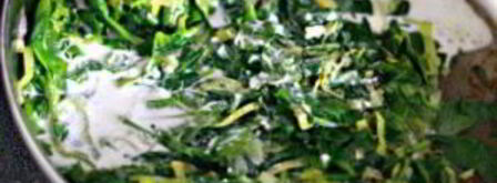 стейк с грибным соусом и сливочным шпинатом. Шаг 4