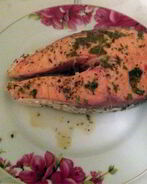 Стейк семги с базиликом