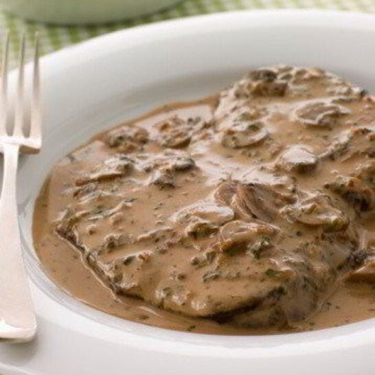 Рецепт стейки из говядины под грибным соусом с голубым сыром