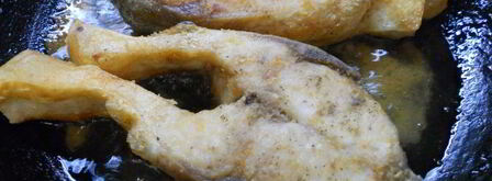 жареные стейки толстолоба со сметанно-томатным соусом. Шаг 3