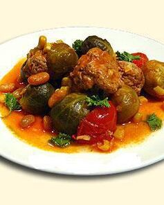 Брюссельськая капуста с тефтельками в соусе