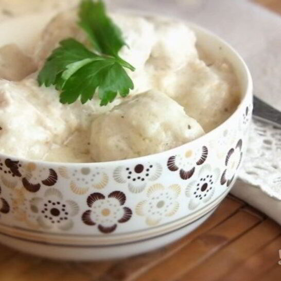 Рецепт куриные тефтели в молочном соусе