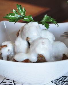 Тефтели под сливочным соусом