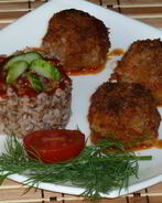 Тефтели с гарниром из гречки