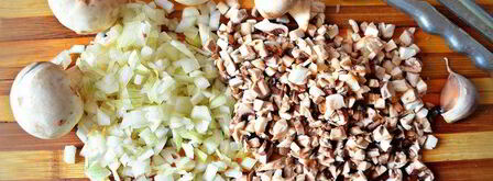 тефтели с грибами в томатном соусе. Шаг 3