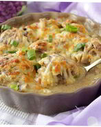 Тефтели в грибном соусе под сыром