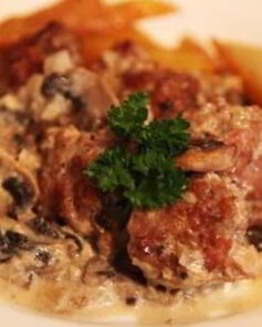 Тефтели в грибном соусе