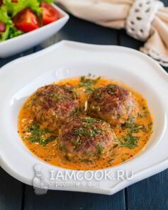 Тефтели в сметанно-томатном соусе