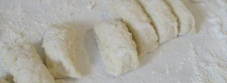 ленивые картофельные вареники с соусом из шампиньонов. Шаг 7