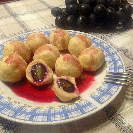 Рецепт пп-вареники с виноградом