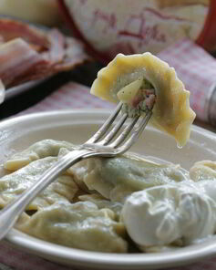 Вареники с картофелем, беконом и укропом