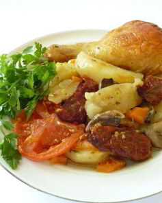 Куриное жаркое с грибами и вялеными помидорами