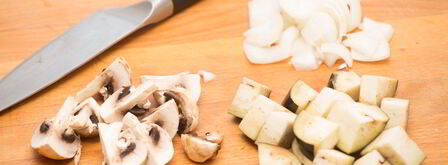 жаркое из свинины с острыми баклажанами и шампиньонами. Шаг 2