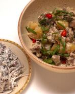 Жаркое из свинины с овощами в горшочке