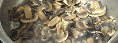 жаркое с грибами в горшочках. Шаг 8