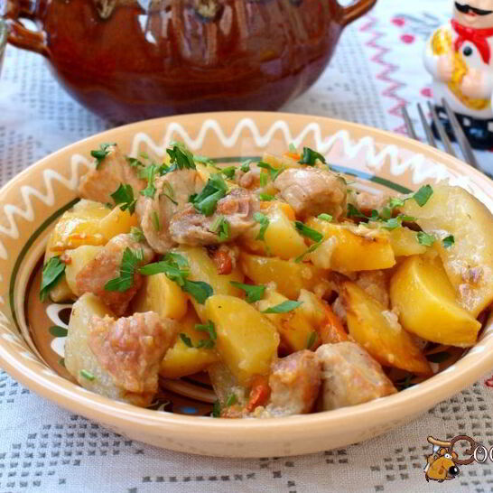 Рецепт жаркое с картошкой и свининой в горшочках