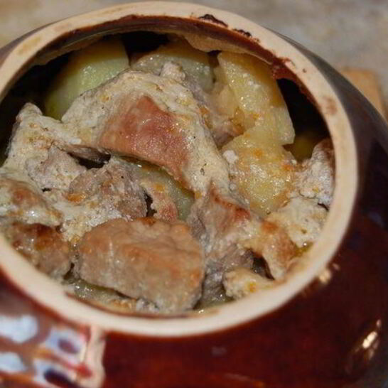 Рецепт жаркое со свининой в горшочках