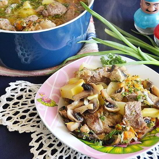 Рецепт жаркое в утятнице с грибами и свининой