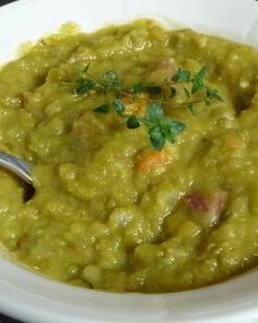 Гороховая каша из консервированного горошка