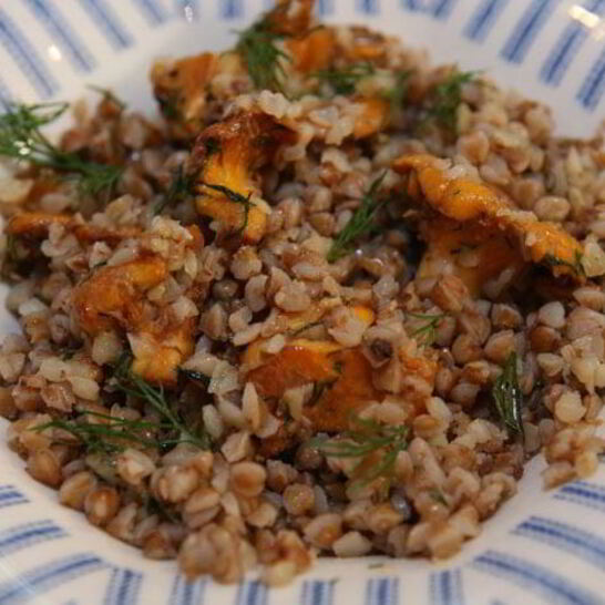 Рецепт гречка с грибами, луком и укропом