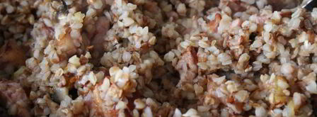 гречка с шампиньонами, сырокопченой грудинкой и яйцом. Шаг 3