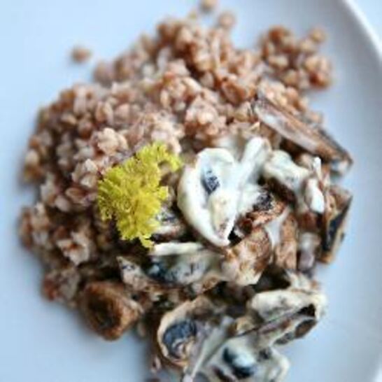 Рецепт гречка со сливочным грибным соусом