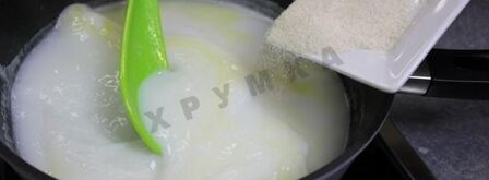 гурьевская каша с арахисом, бананами, киви и сухофруктами. Шаг 4