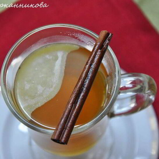 Рецепт горячий яблочный напиток со специями и сливочным маслом