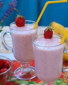 Клубнично-банановый коктейль