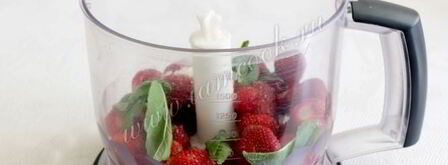 клубнично-мятный коктейль. Шаг 5