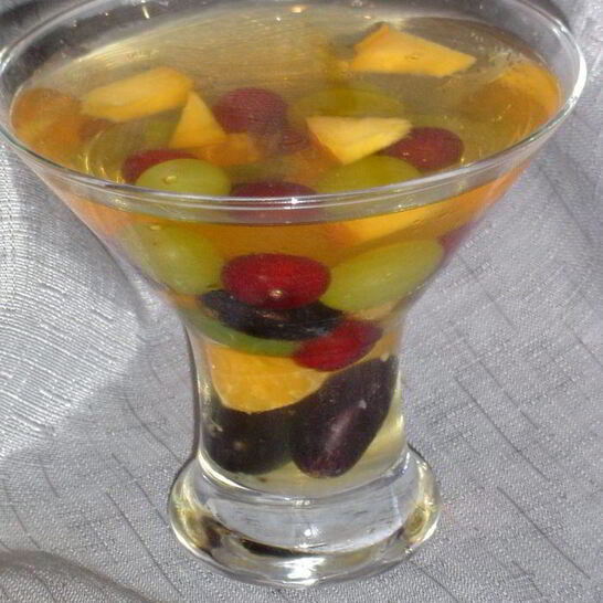 Рецепт коктейль из яблочного и виноградного сока