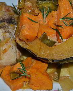 Куриные грудки в апельсиново-кленовом сиропе с акорн тыквой и сладким картофелем