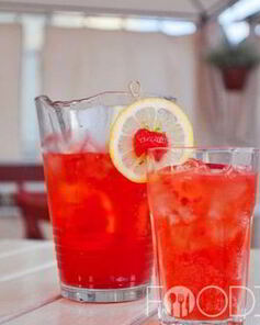 Клубничный лимонад