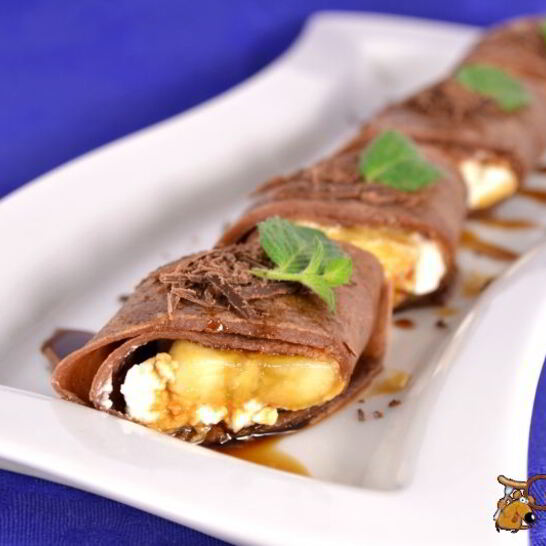 Рецепт шоколадные блинчики с творогом, бананом и кофейным сиропом