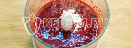 брусничный смузи со сливками. Шаг 3