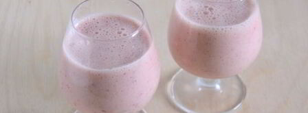 клубнично-банановый смузи с ряженкой. Шаг 6