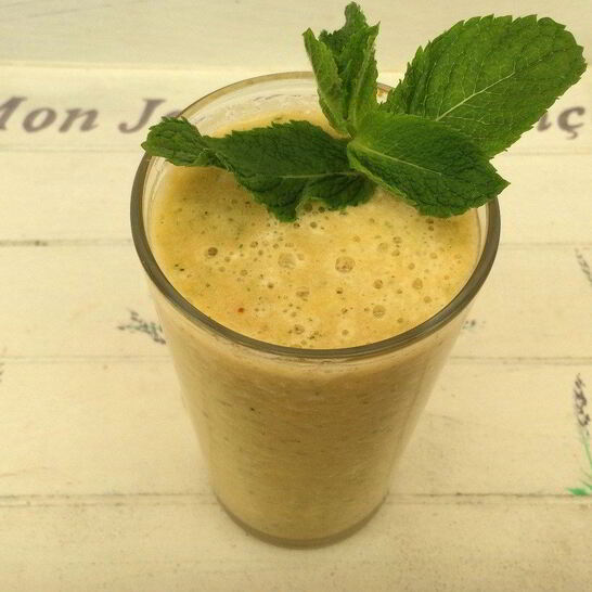 Рецепт смузи из ананаса с ревенем