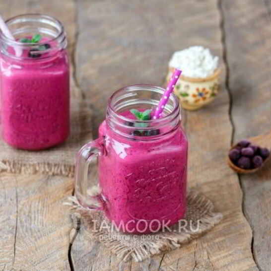 Рецепт смузи с творогом, бананом и смородиной