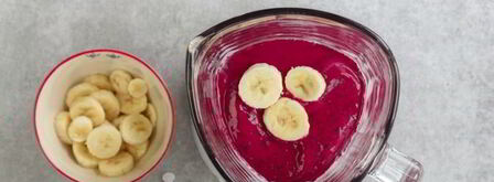 смузи с творогом, бананом и смородиной. Шаг 4