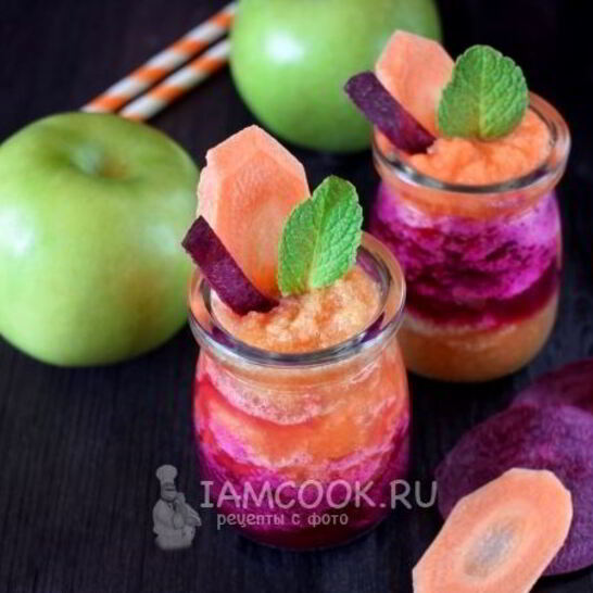Рецепт смузи со свеклой, морковью и яблоком