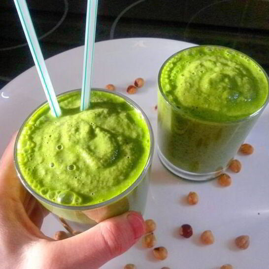 Рецепт зеленый смузи на фундучном молоке