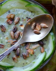 Зеленый смузи с киви и огурцом