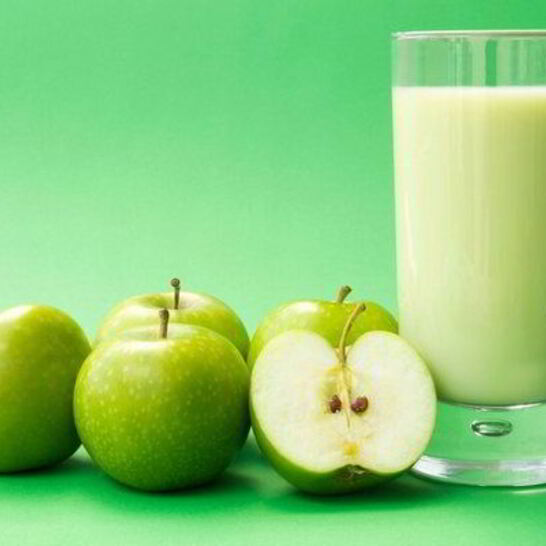 Рецепт яблочный коктейль на кефире с корицей