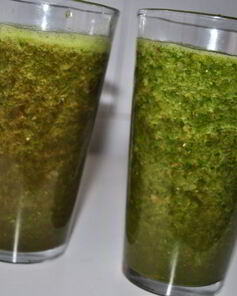 Зеленый коктейль со свеклой