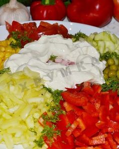 Салаты с колбасой