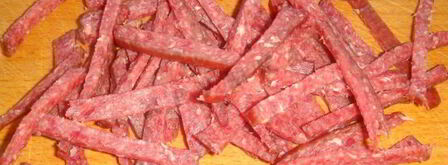 классический восточный салат с колбасой. Шаг 2